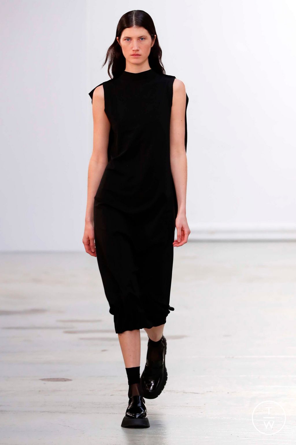 Fashion Week Paris Fall/Winter 2023 look 14 from the Nehera collection womenswear
