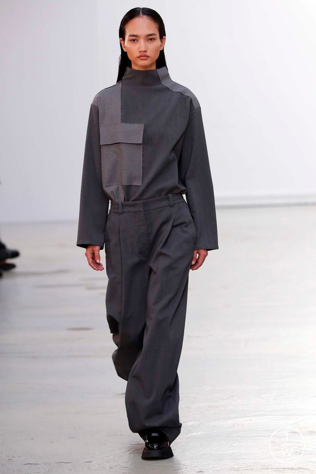 Fashion Week Paris Fall/Winter 2023 look 18 from the Nehera collection womenswear