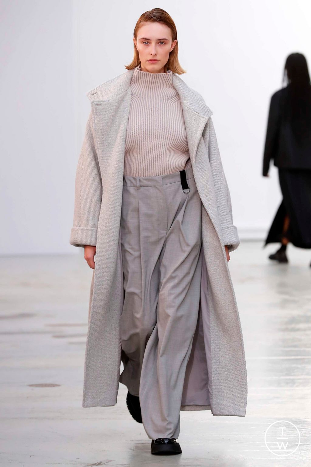 Fashion Week Paris Fall/Winter 2023 look 19 de la collection Nehera womenswear