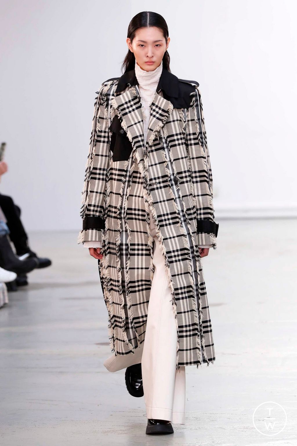 Fashion Week Paris Fall/Winter 2023 look 25 de la collection Nehera womenswear