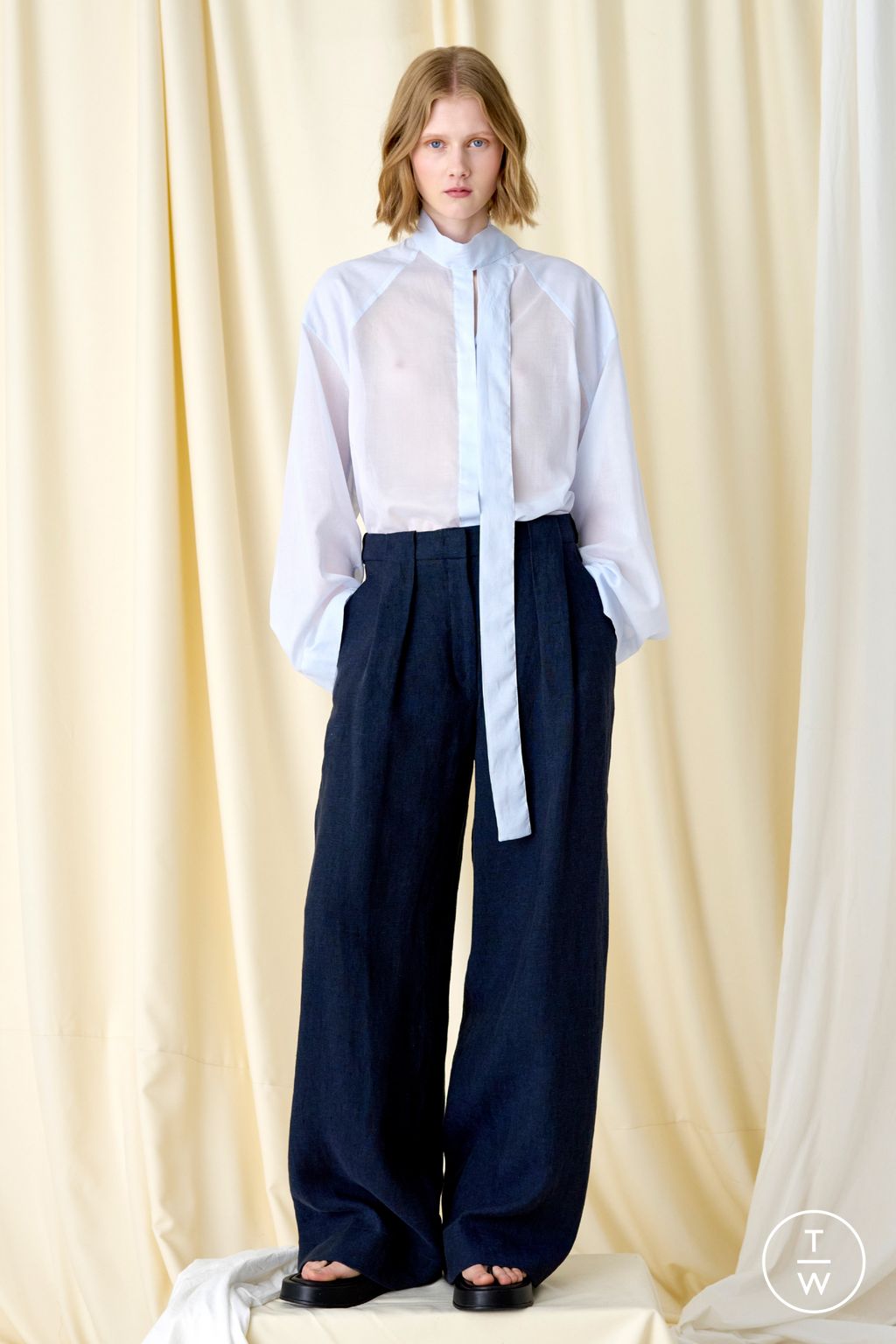Fashion Week Paris Resort 2024 look 22 from the Nehera collection 女装