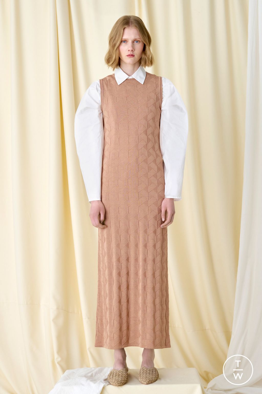 Fashion Week Paris Resort 2024 look 28 from the Nehera collection 女装