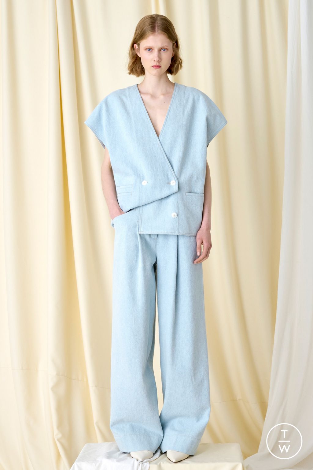 Fashion Week Paris Resort 2024 look 4 from the Nehera collection 女装