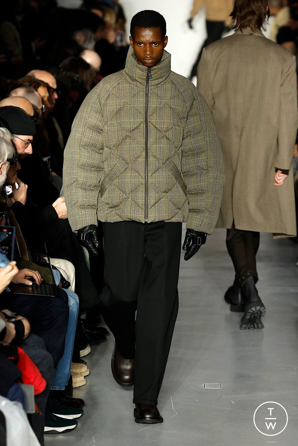Fashion Week Milan Fall/Winter 2024 look 5 de la collection Neil Barrett menswear