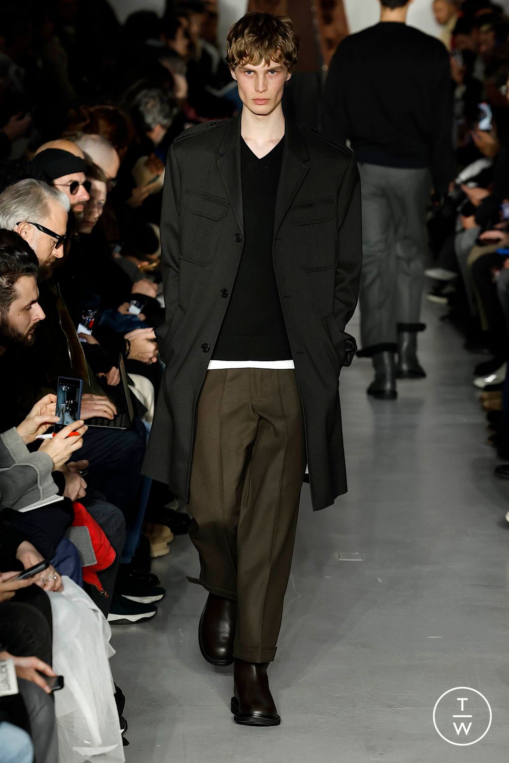 Fashion Week Milan Fall/Winter 2024 look 27 from the Neil Barrett collection 男装