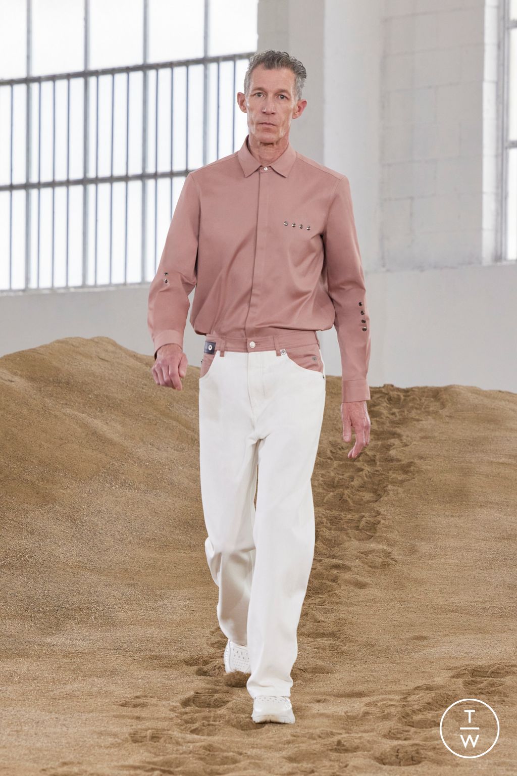 Fashion Week Milan Spring/Summer 2023 look 17 from the Neil Barrett collection 男装