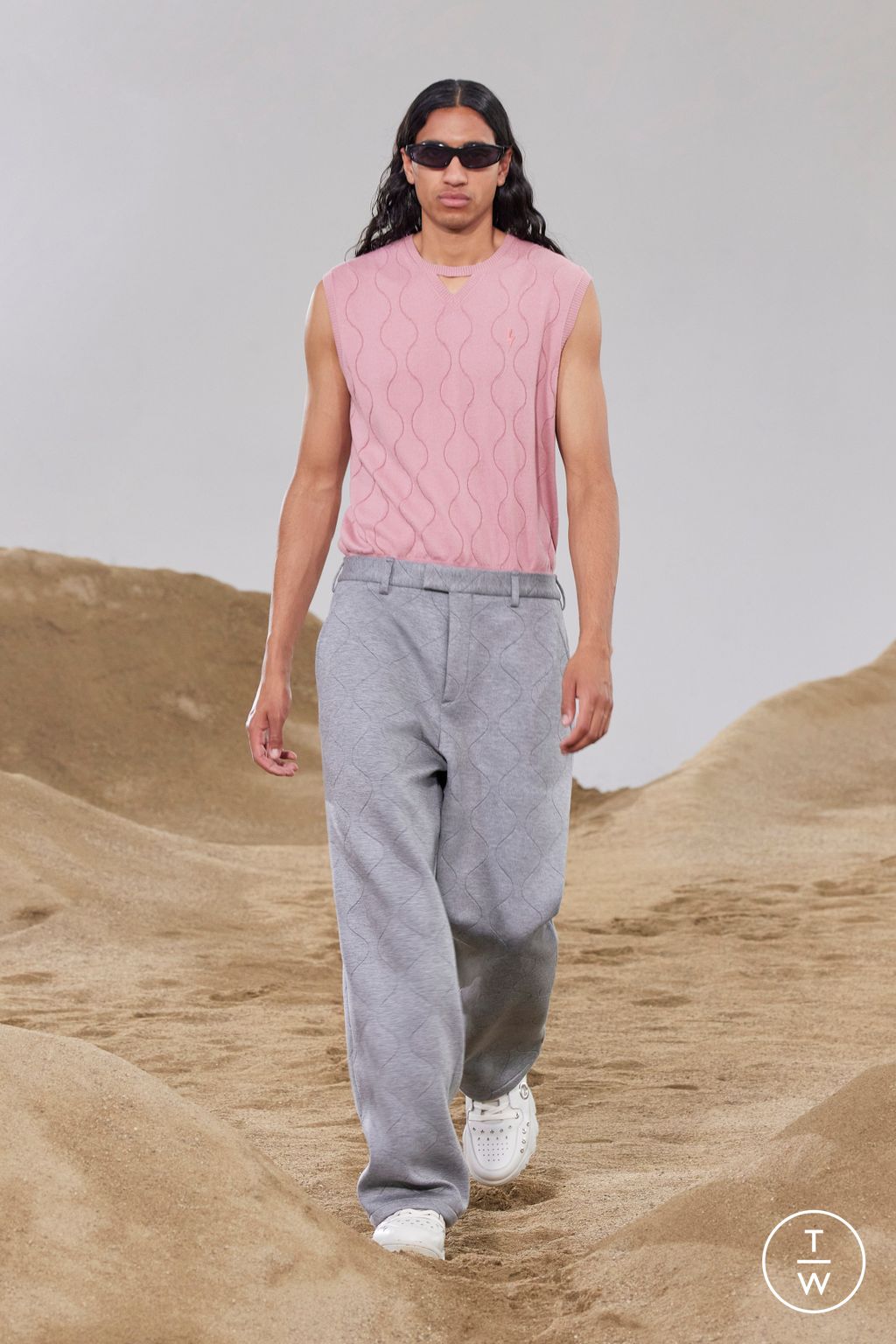 Fashion Week Milan Spring/Summer 2023 look 19 de la collection Neil Barrett menswear