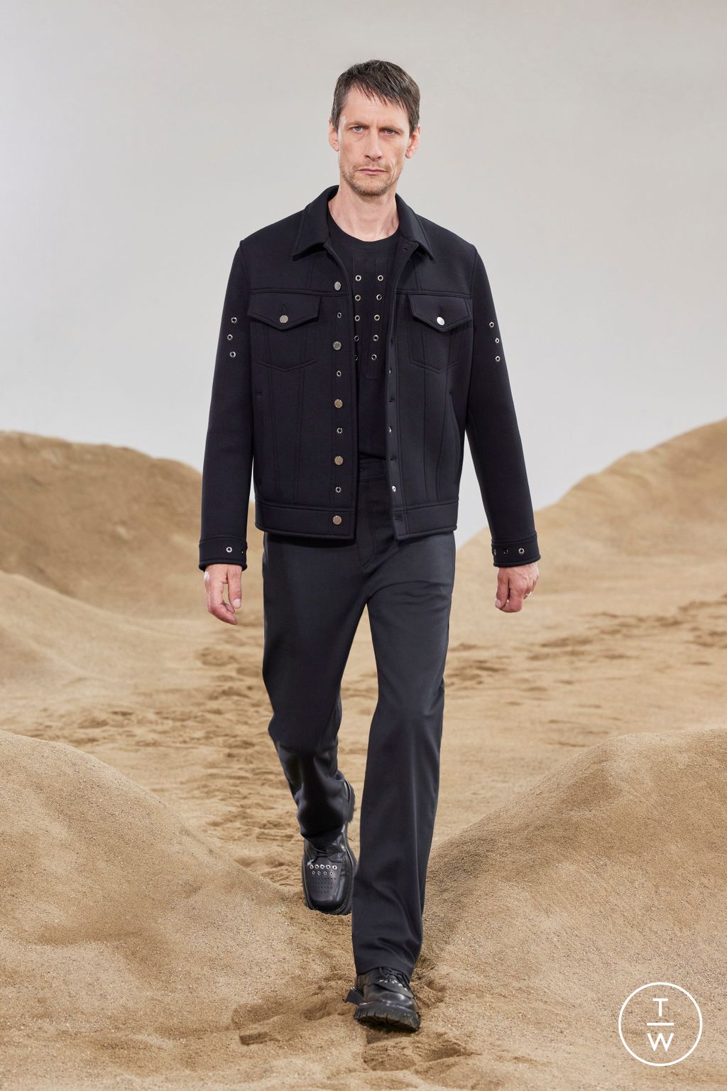 Fashion Week Milan Spring/Summer 2023 look 27 de la collection Neil Barrett menswear