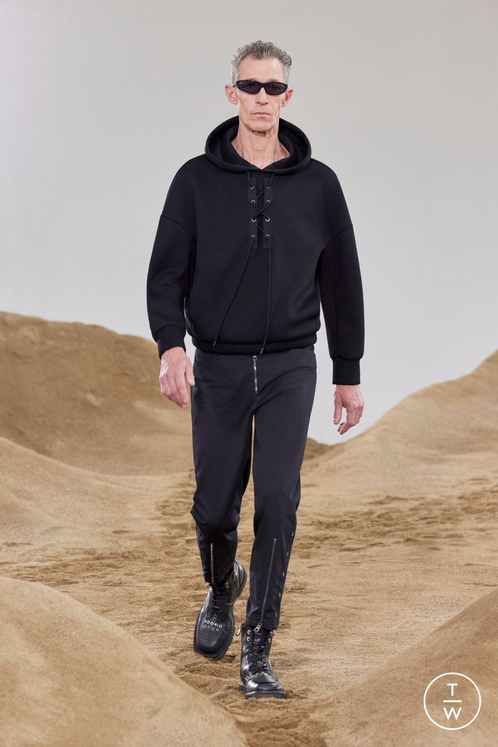 Fashion Week Milan Spring/Summer 2023 look 28 from the Neil Barrett collection menswear