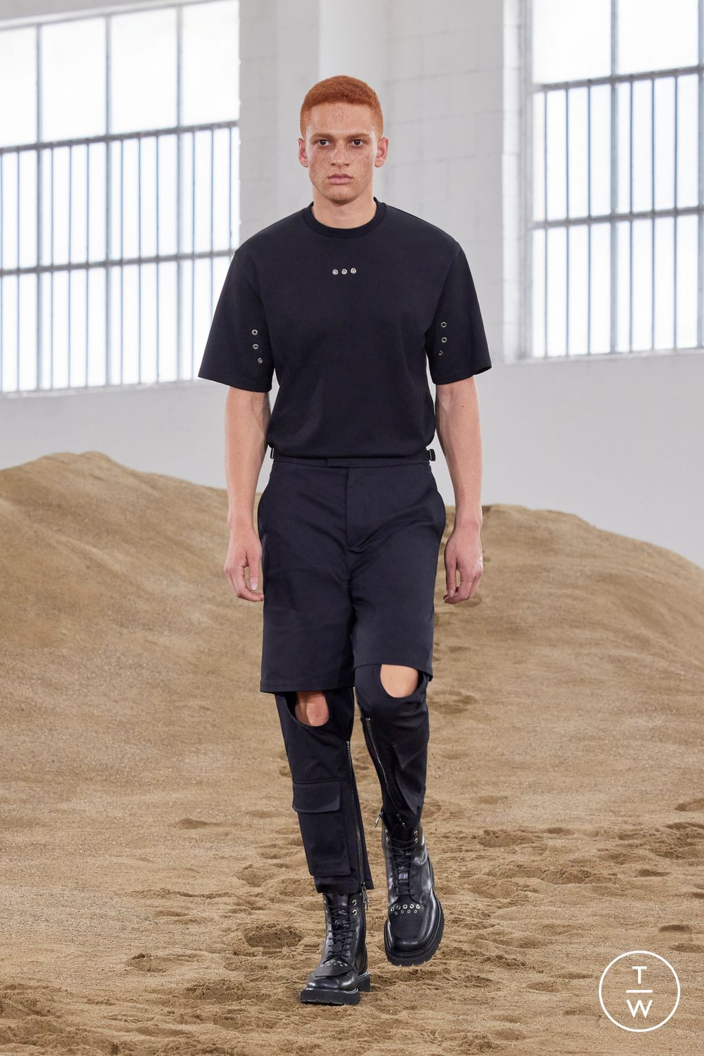 Fashion Week Milan Spring/Summer 2023 look 29 from the Neil Barrett collection 男装