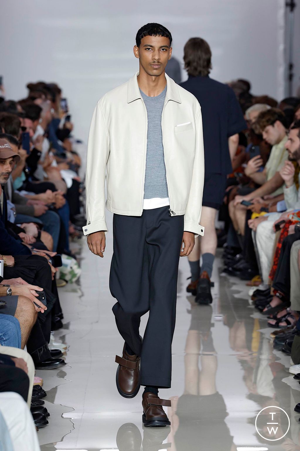 Fashion Week Milan Spring-Summer 2025 look 16 from the Neil Barrett collection 男装