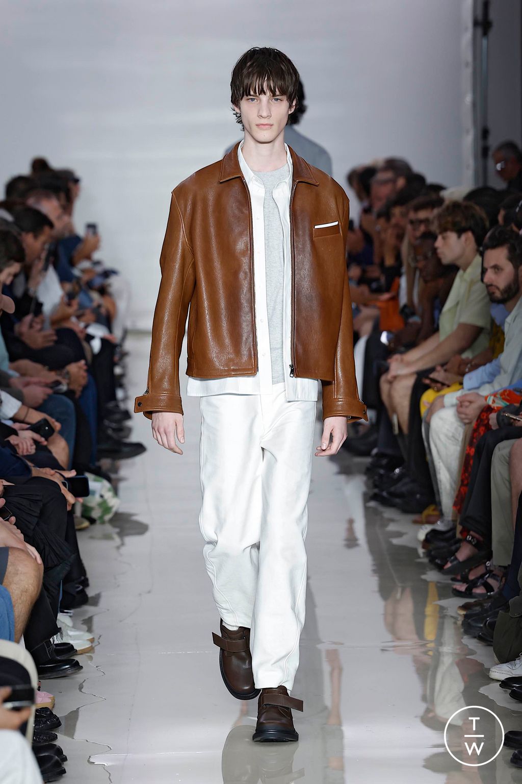 Fashion Week Milan Spring-Summer 2025 look 20 de la collection Neil Barrett menswear
