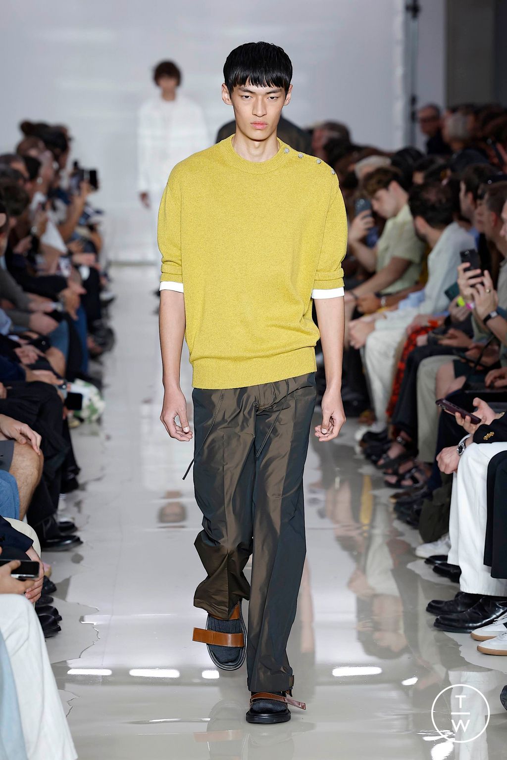 Fashion Week Milan Spring-Summer 2025 look 24 de la collection Neil Barrett menswear