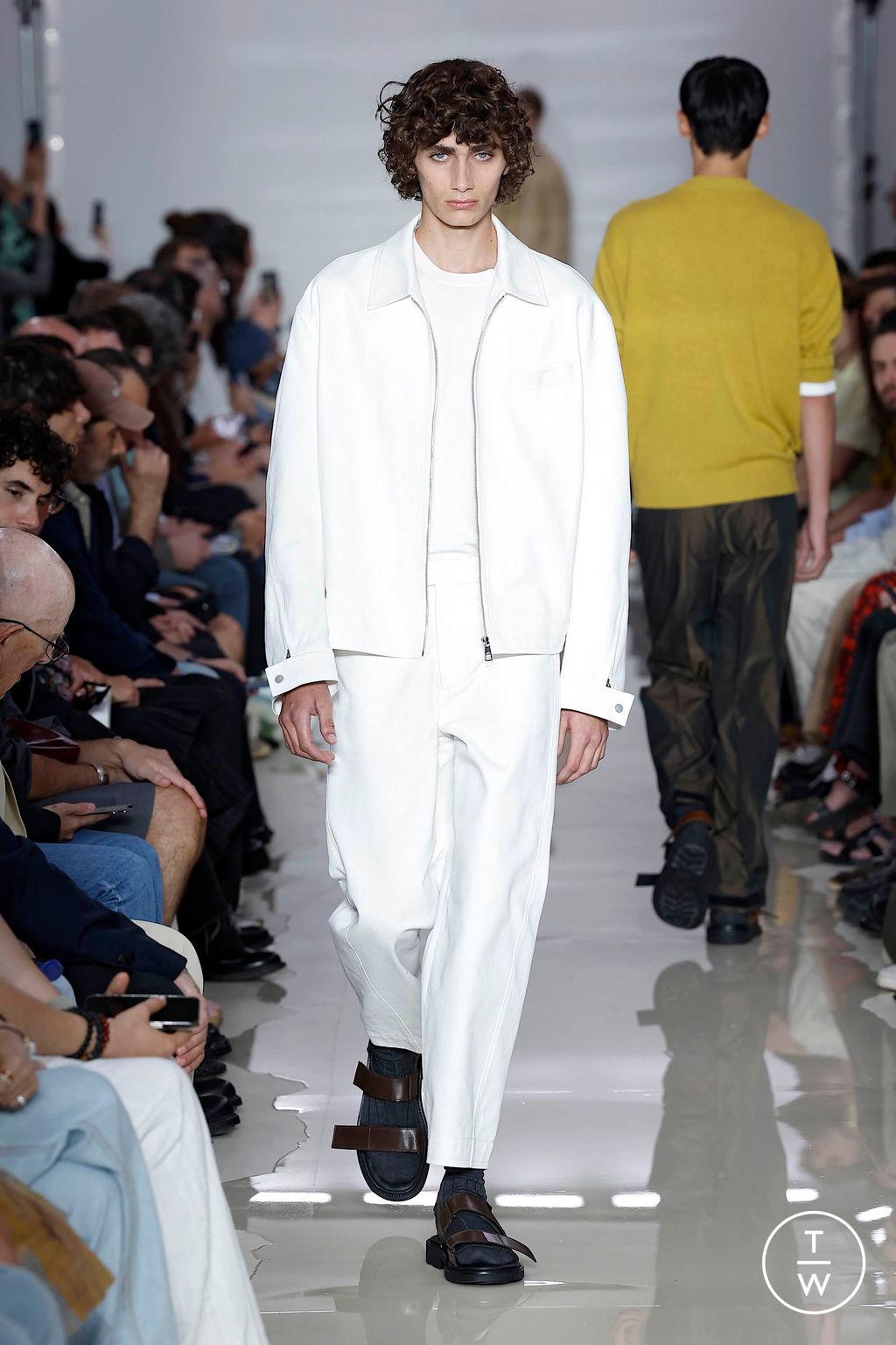 Fashion Week Milan Spring-Summer 2025 look 25 de la collection Neil Barrett menswear