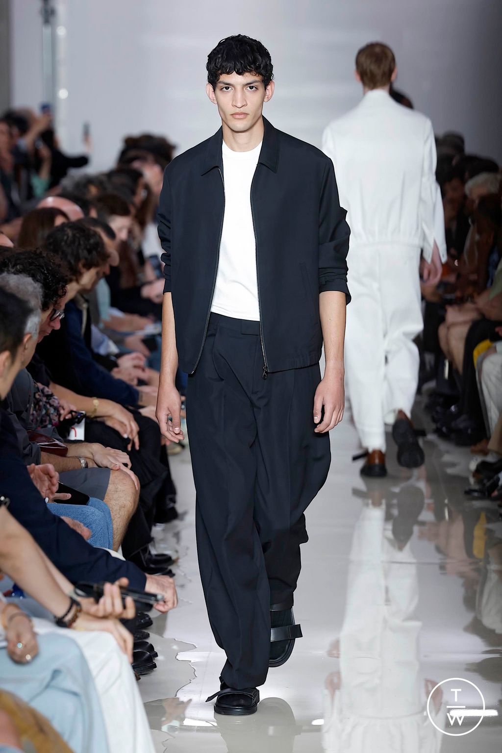 Fashion Week Milan Spring-Summer 2025 look 38 de la collection Neil Barrett menswear