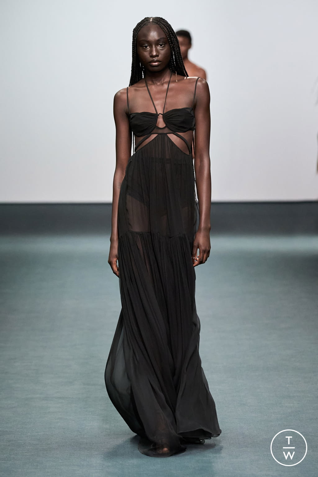 Fashion Week London Fall/Winter 2022 look 33 from the Nensi Dojaka collection womenswear