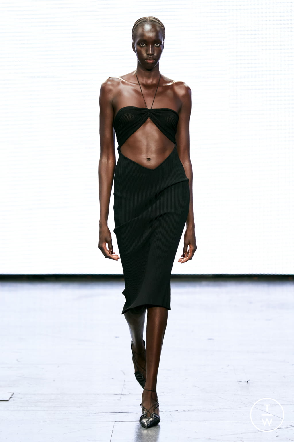 Fashion Week London Spring/Summer 2022 look 14 from the Nensi Dojaka collection 女装