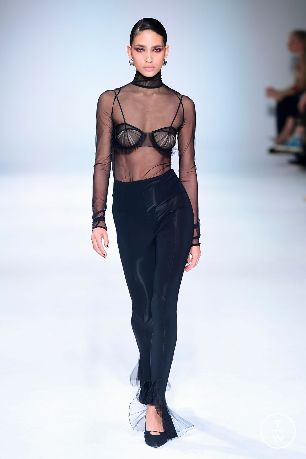 Fashion Week London Fall/Winter 2023 look 1 from the Nensi Dojaka collection womenswear