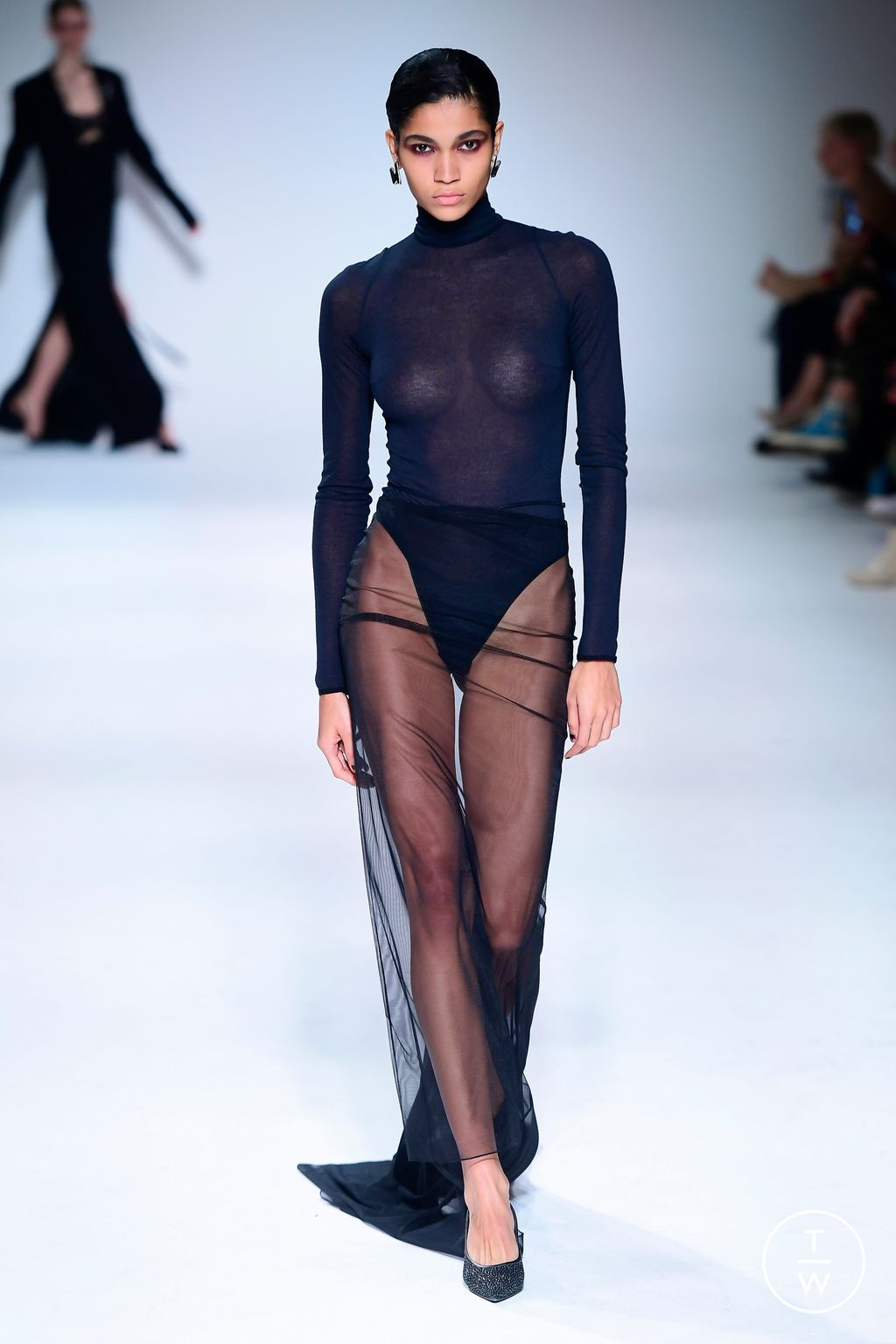 Fashion Week London Fall/Winter 2023 look 3 from the Nensi Dojaka collection womenswear