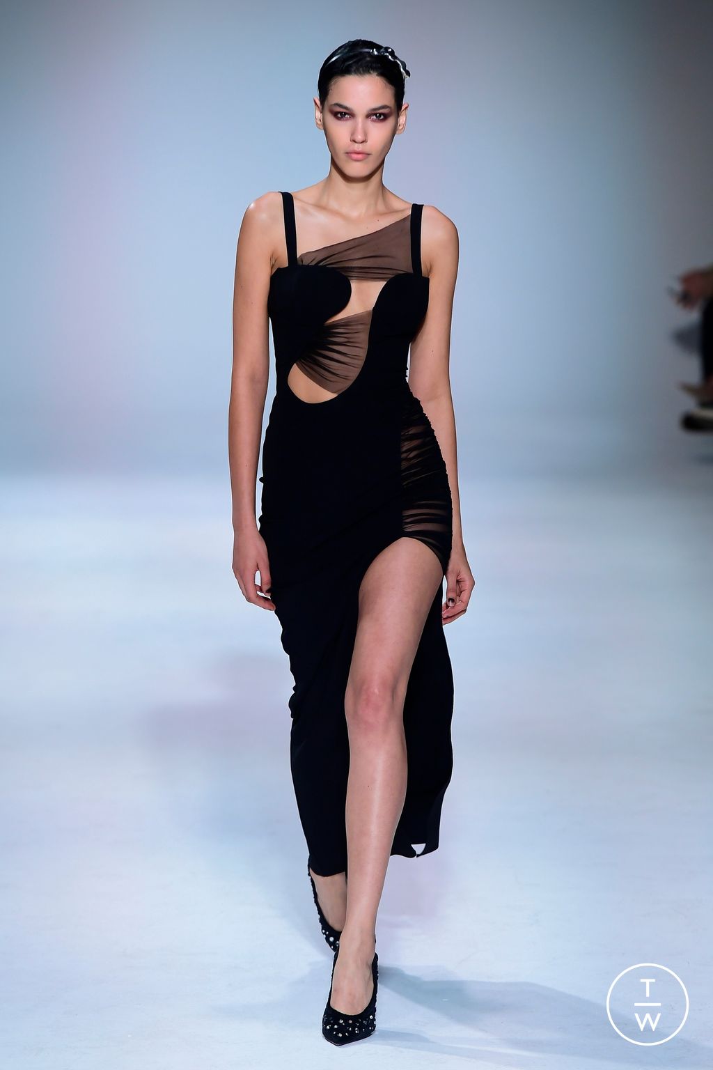 Fashion Week London Fall/Winter 2023 look 8 de la collection Nensi Dojaka womenswear