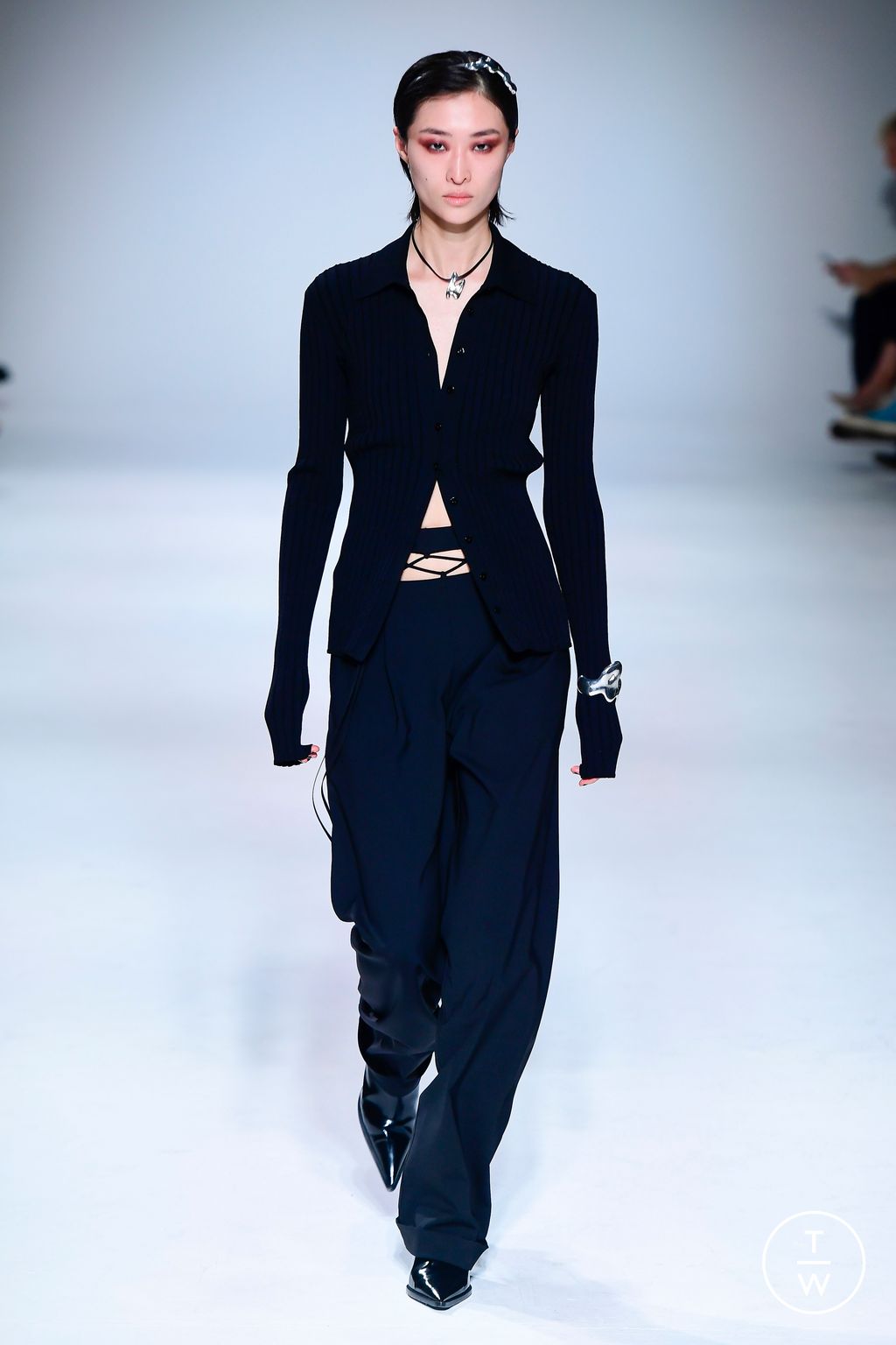 Fashion Week London Fall/Winter 2023 look 17 de la collection Nensi Dojaka womenswear