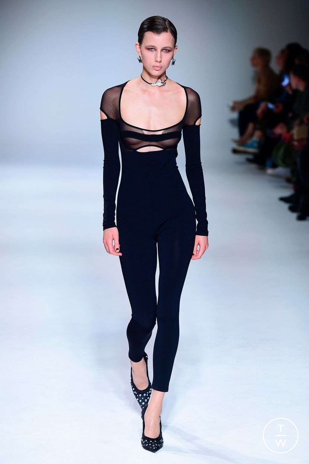 Fashion Week London Fall/Winter 2023 look 18 de la collection Nensi Dojaka womenswear