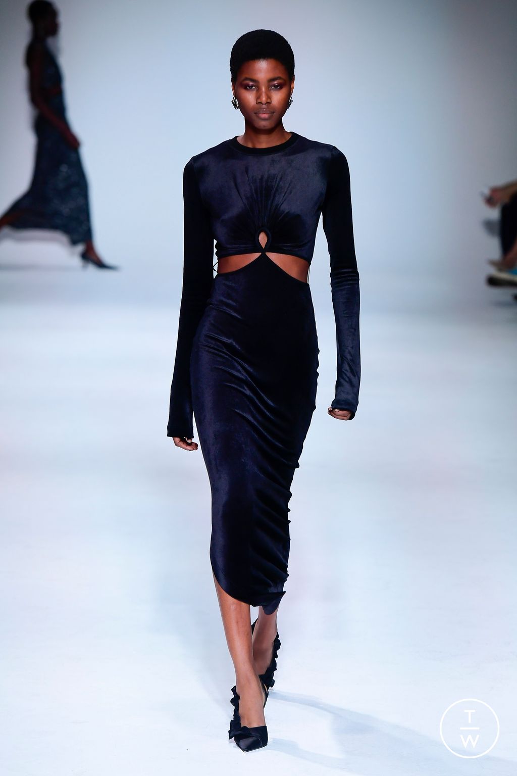 Fashion Week London Fall/Winter 2023 look 20 from the Nensi Dojaka collection womenswear
