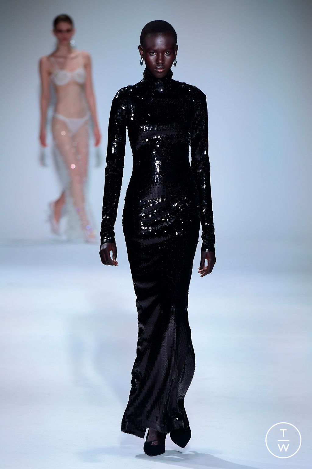 Fashion Week London Fall/Winter 2023 look 32 from the Nensi Dojaka collection womenswear