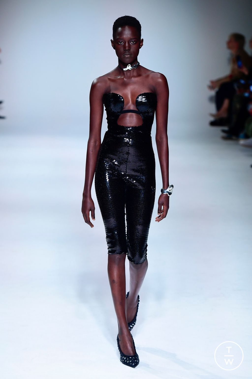 Fashion Week London Fall/Winter 2023 look 34 from the Nensi Dojaka collection womenswear