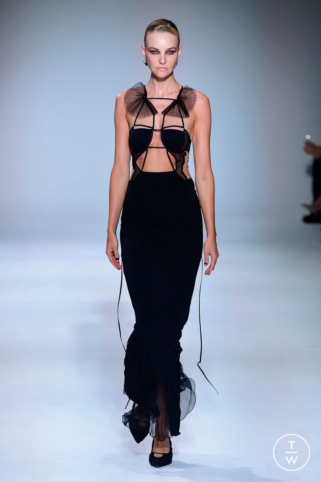 Fashion Week London Fall/Winter 2023 look 35 from the Nensi Dojaka collection womenswear