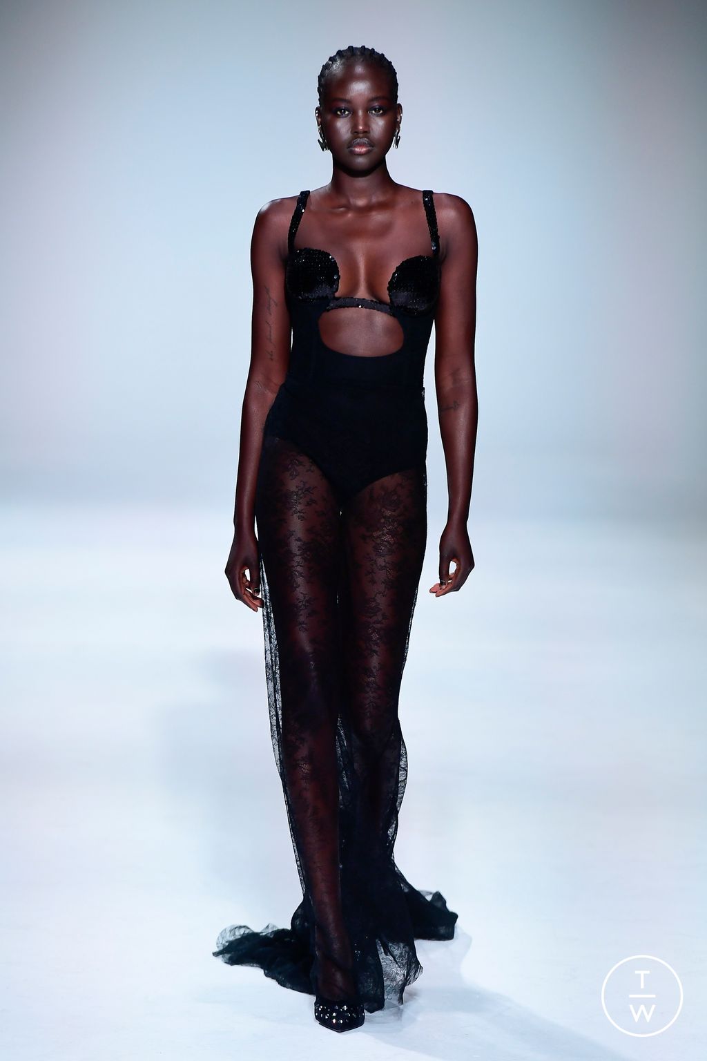 Fashion Week London Fall/Winter 2023 look 36 from the Nensi Dojaka collection womenswear