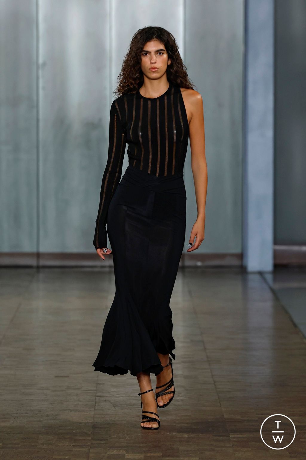 Fashion Week London Spring/Summer 2025 look 12 from the Nensi Dojaka collection womenswear