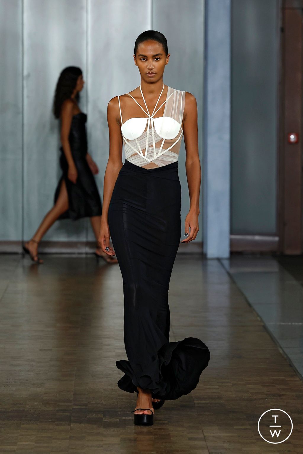 Fashion Week London Spring/Summer 2025 look 32 from the Nensi Dojaka collection womenswear