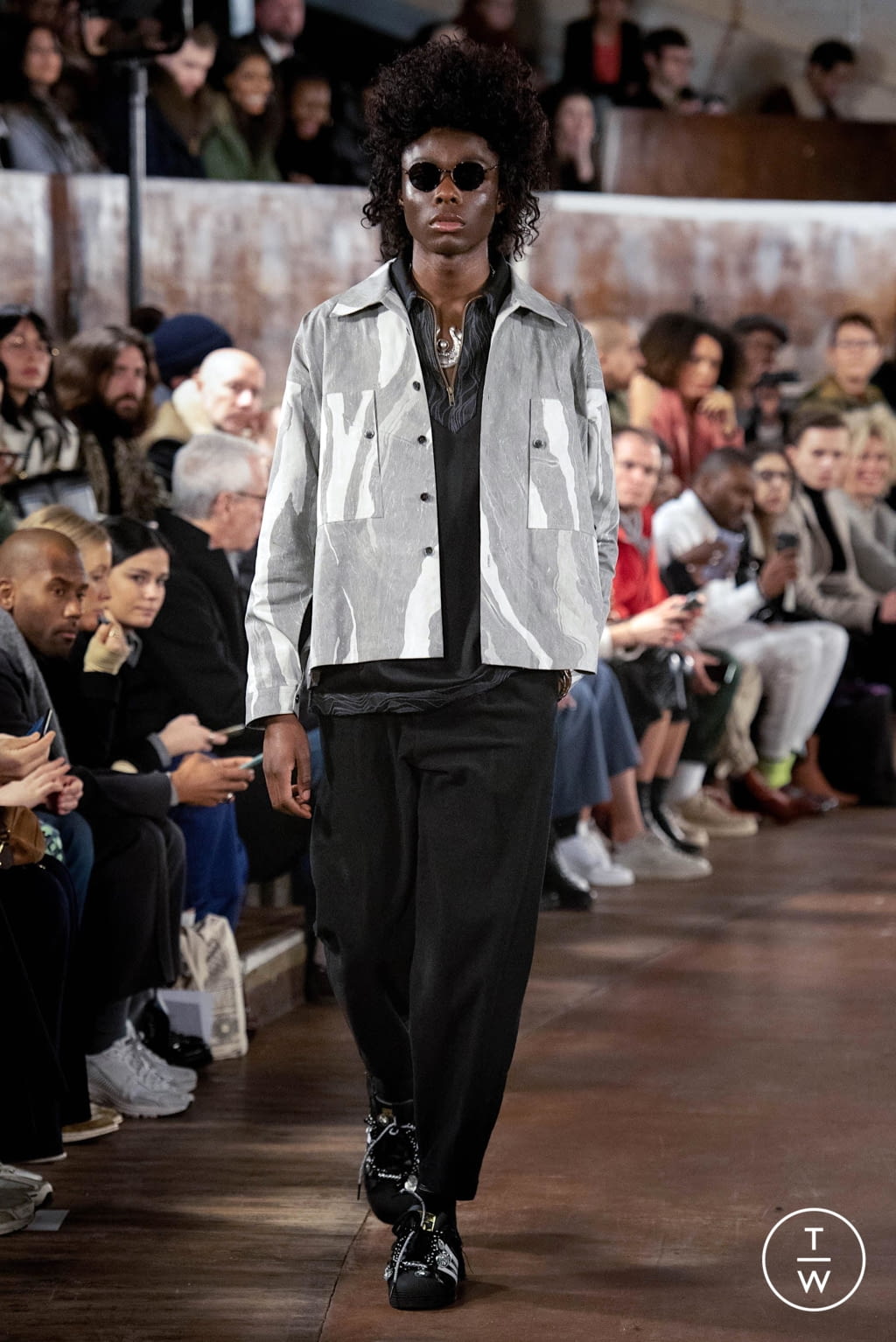 Fashion Week London Fall/Winter 2020 look 19 from the Nicholas Daley collection 男装