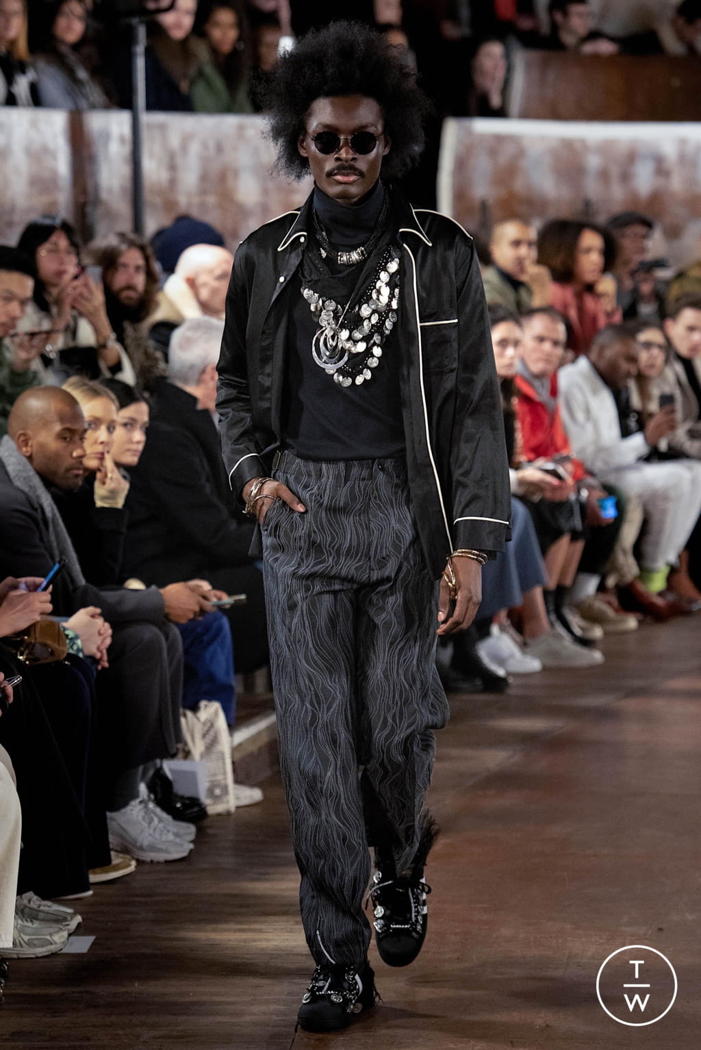 Fashion Week London Fall/Winter 2020 look 21 from the Nicholas Daley collection 男装