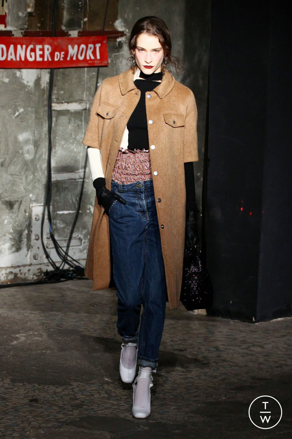 Fashion Week Paris Fall/Winter 2016 look 7 de la collection Neith Nyer womenswear