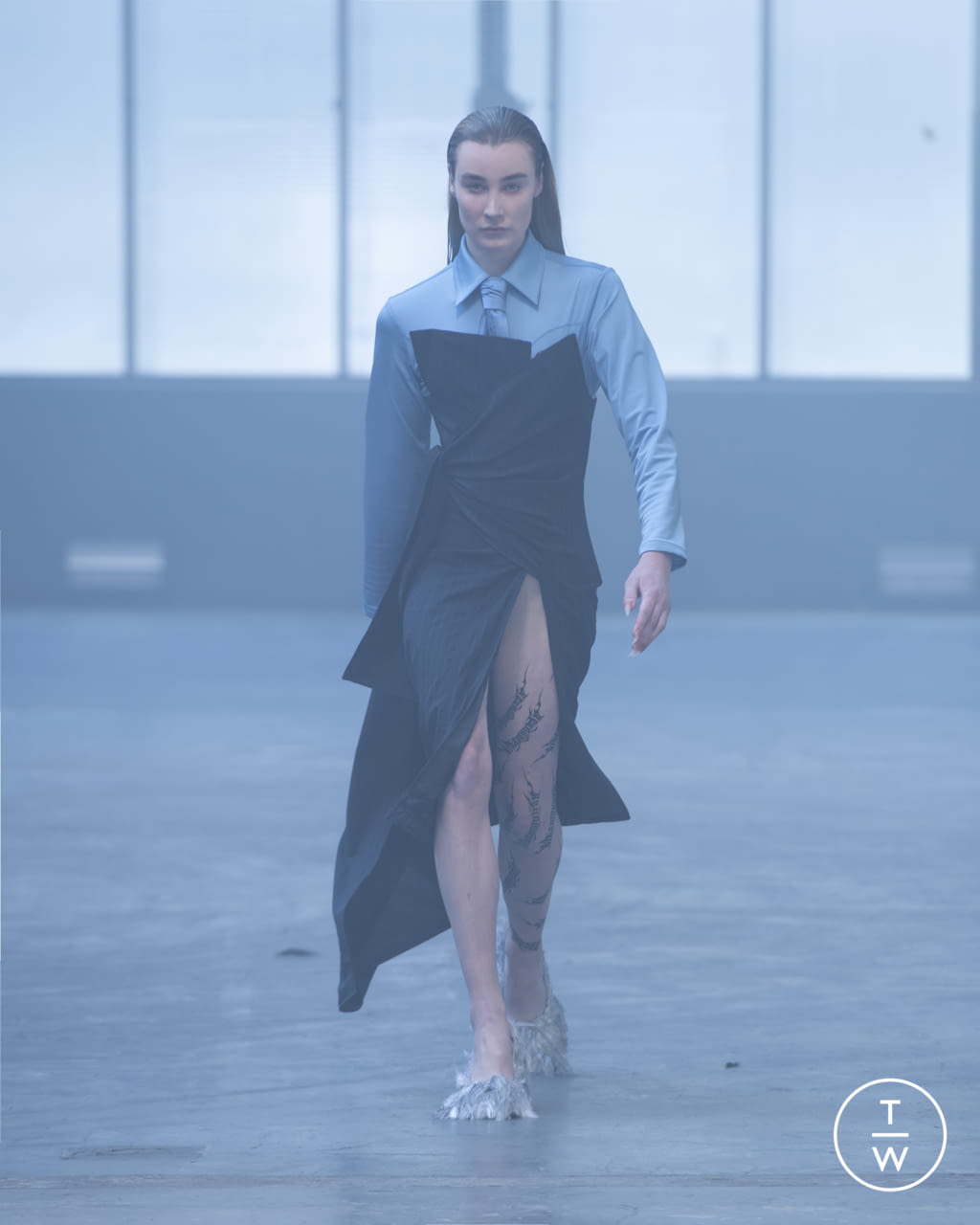 Fashion Week Paris Fall/Winter 2022 look 19 from the NINAMOUNAH collection 女装