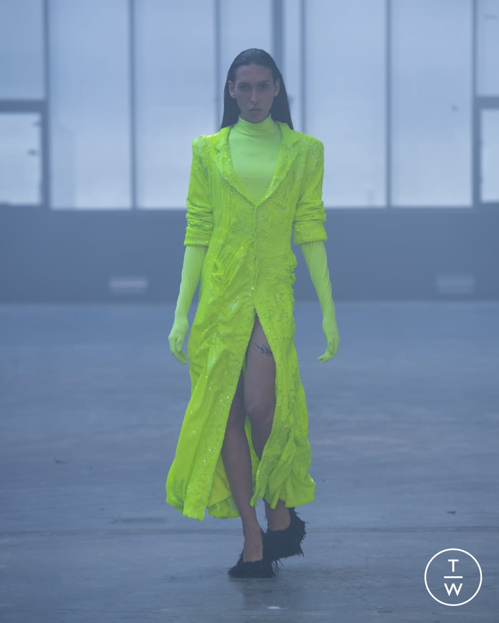 Fashion Week Paris Fall/Winter 2022 look 32 from the NINAMOUNAH collection womenswear