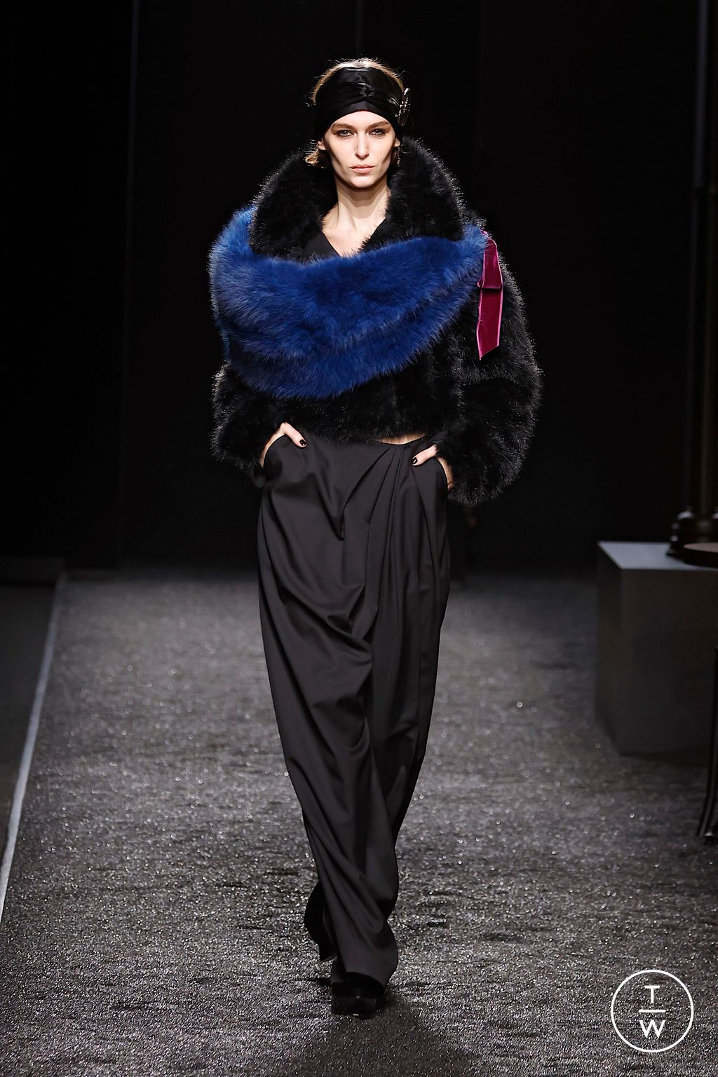 Fashion Week Paris Fall/Winter 2025 look 7 from the Nina Ricci collection womenswear