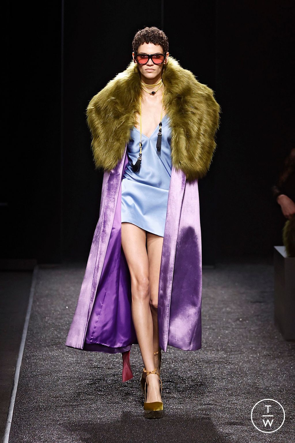 Fashion Week Paris Fall/Winter 2025 look 10 from the Nina Ricci collection womenswear