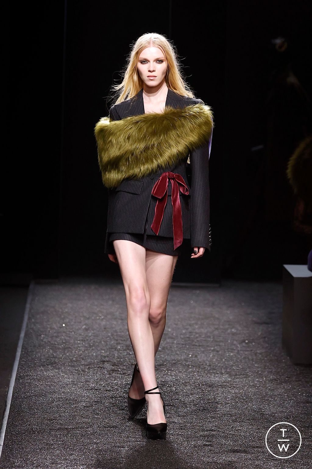 Fashion Week Paris Fall/Winter 2025 look 12 from the Nina Ricci collection womenswear