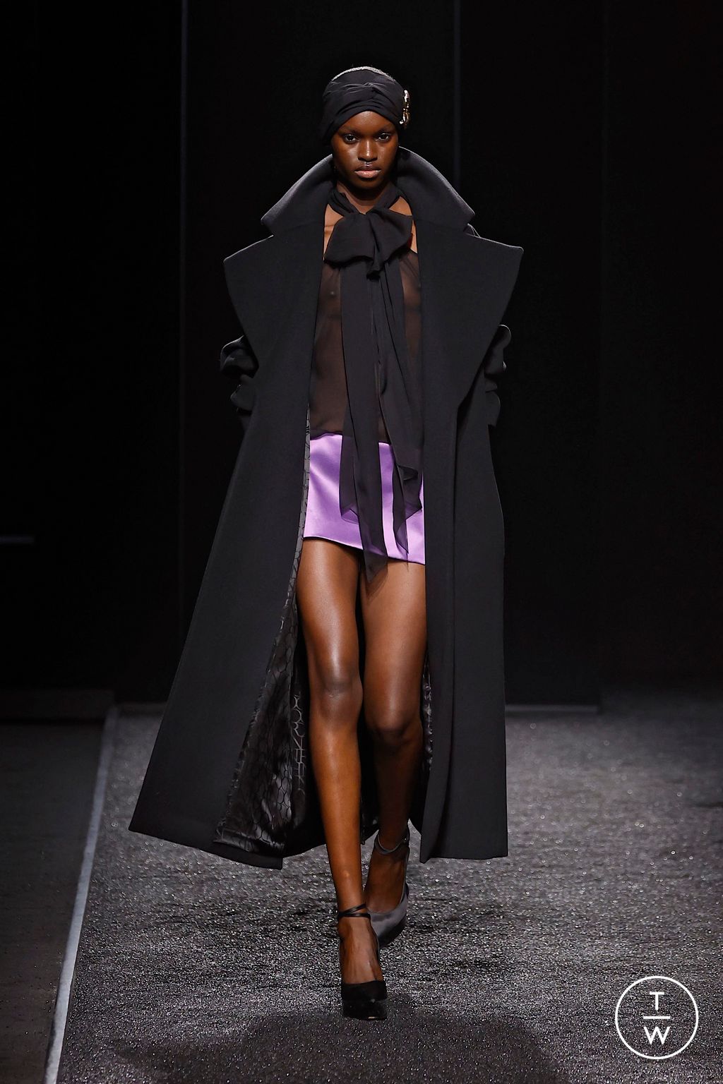Fashion Week Paris Fall/Winter 2025 look 19 from the Nina Ricci collection womenswear