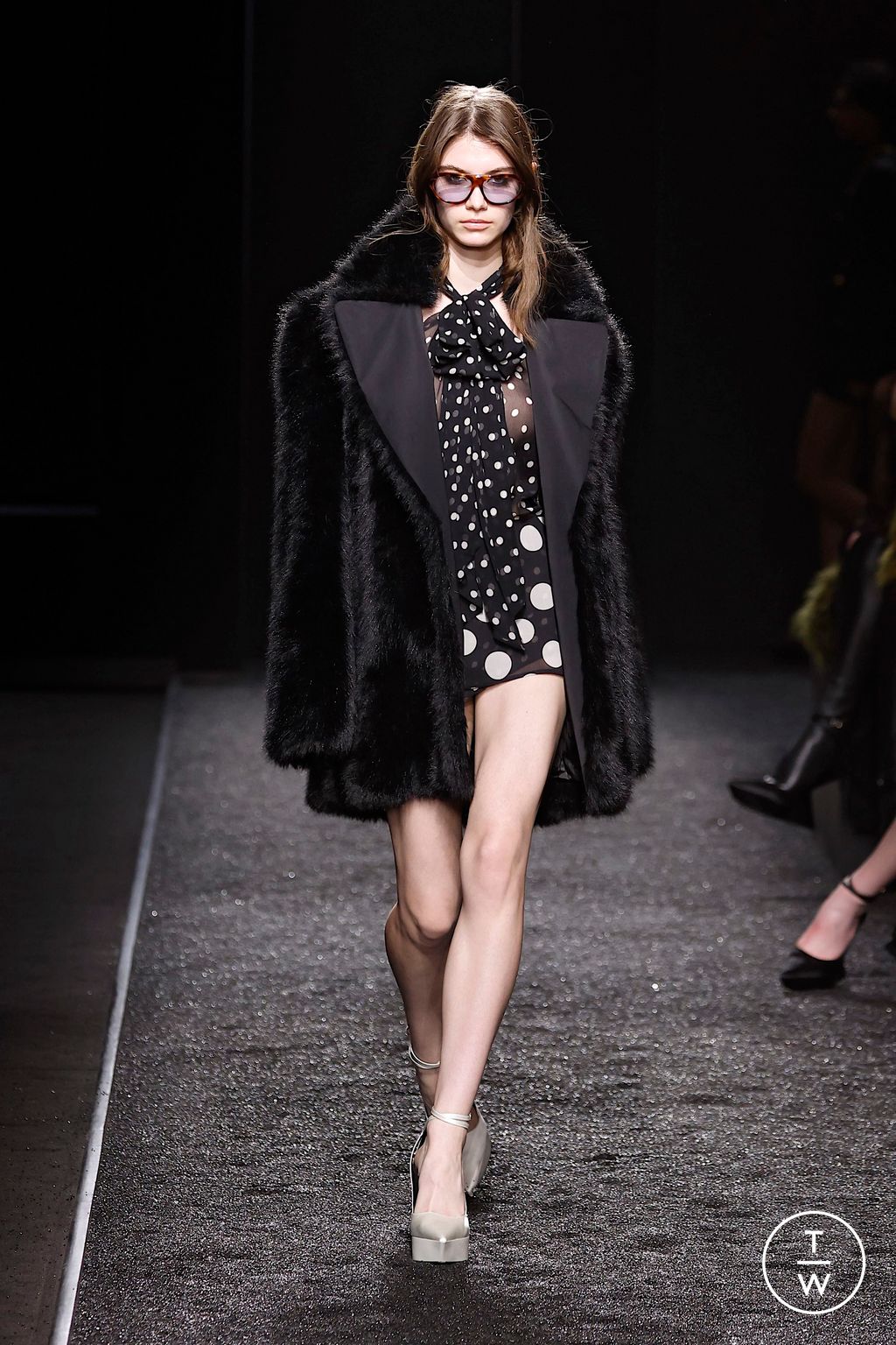 Fashion Week Paris Fall/Winter 2025 look 20 de la collection Nina Ricci womenswear