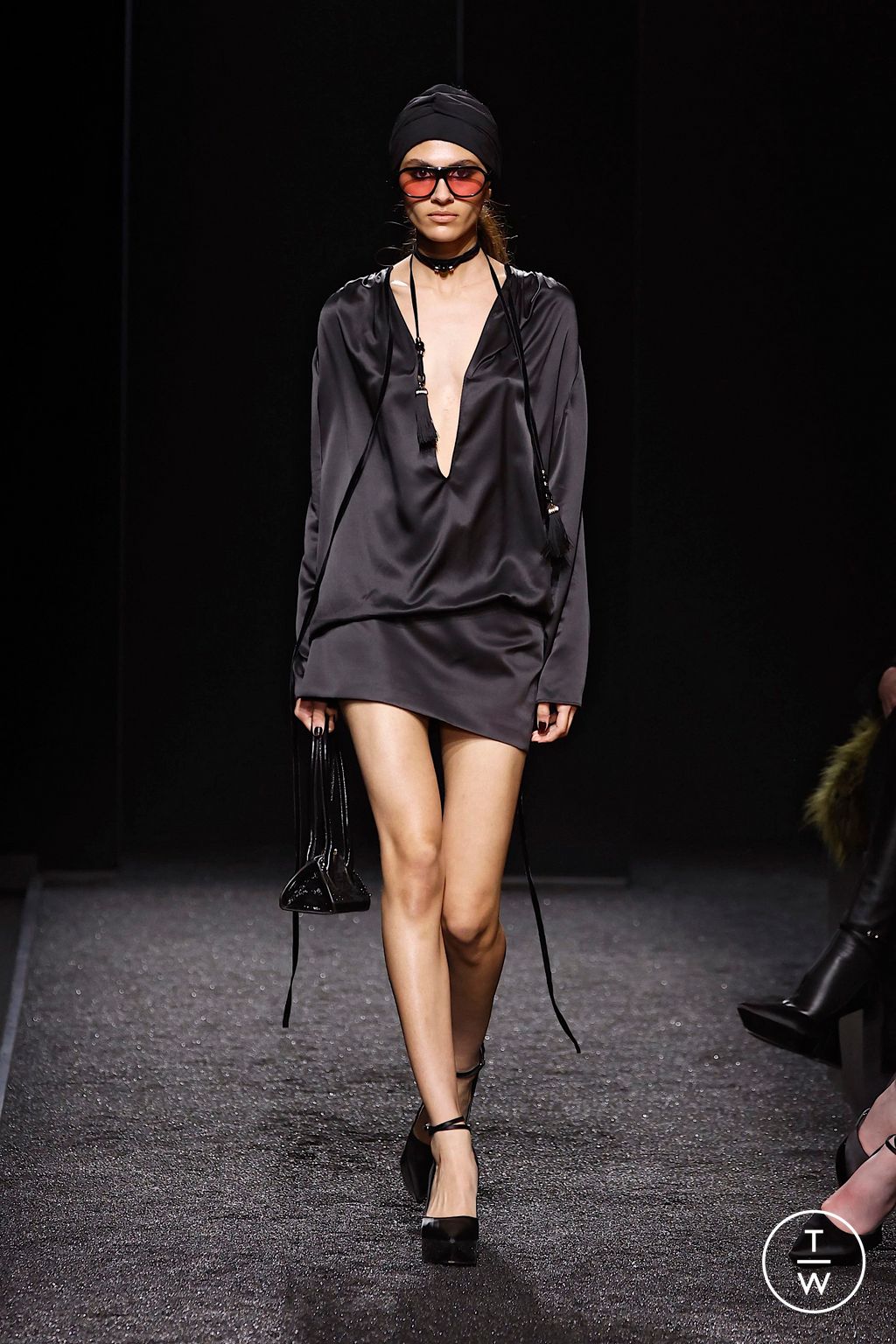 Fashion Week Paris Fall/Winter 2025 look 21 from the Nina Ricci collection womenswear