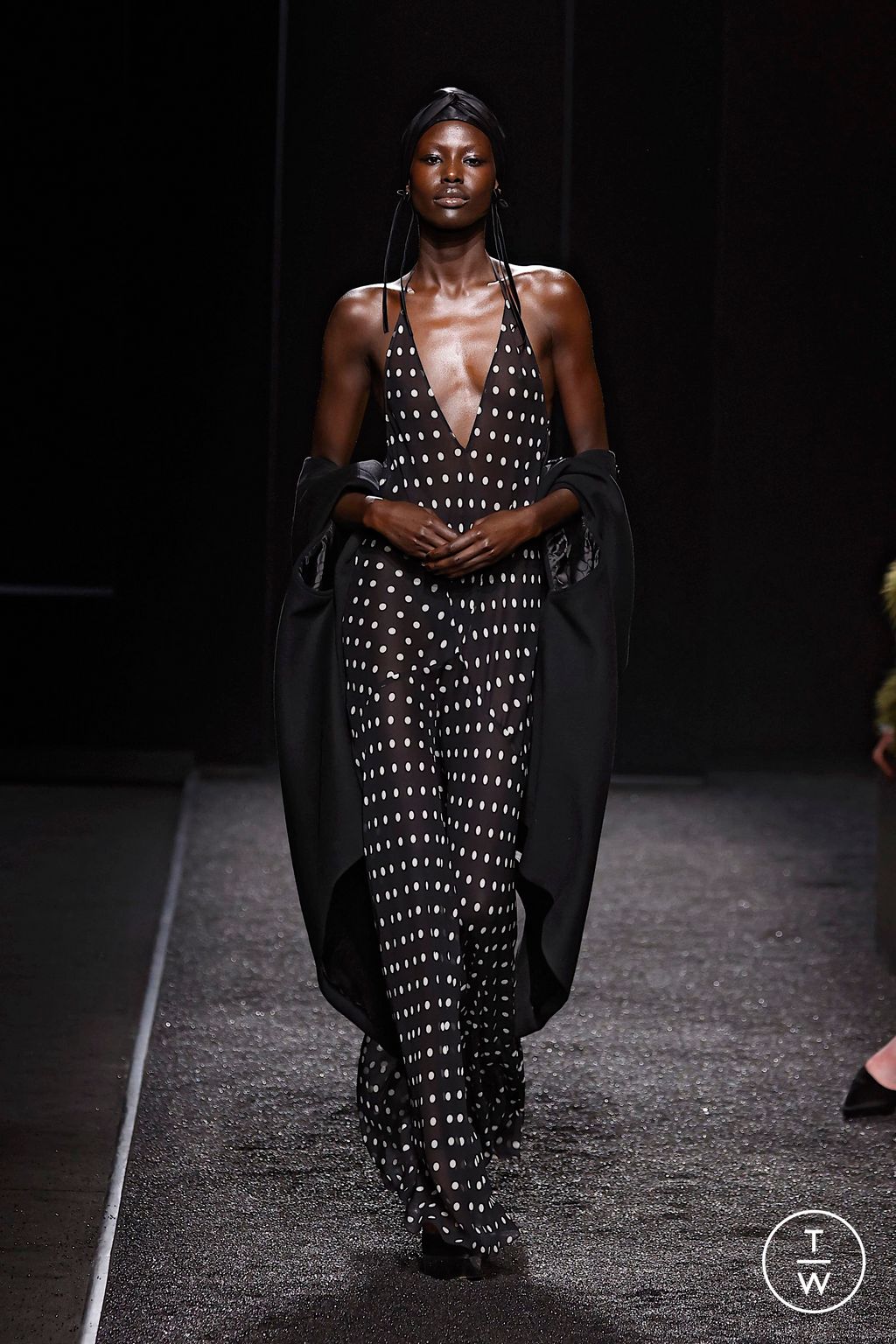 Fashion Week Paris Fall/Winter 2025 look 22 from the Nina Ricci collection womenswear