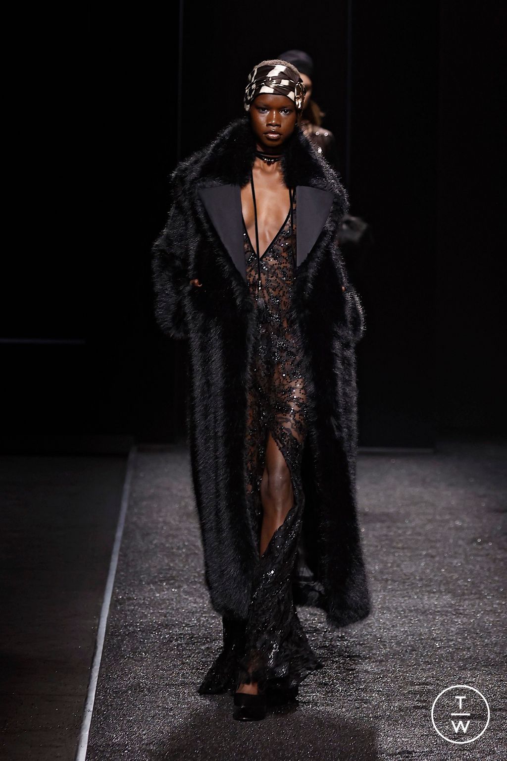 Fashion Week Paris Fall/Winter 2025 look 26 from the Nina Ricci collection womenswear