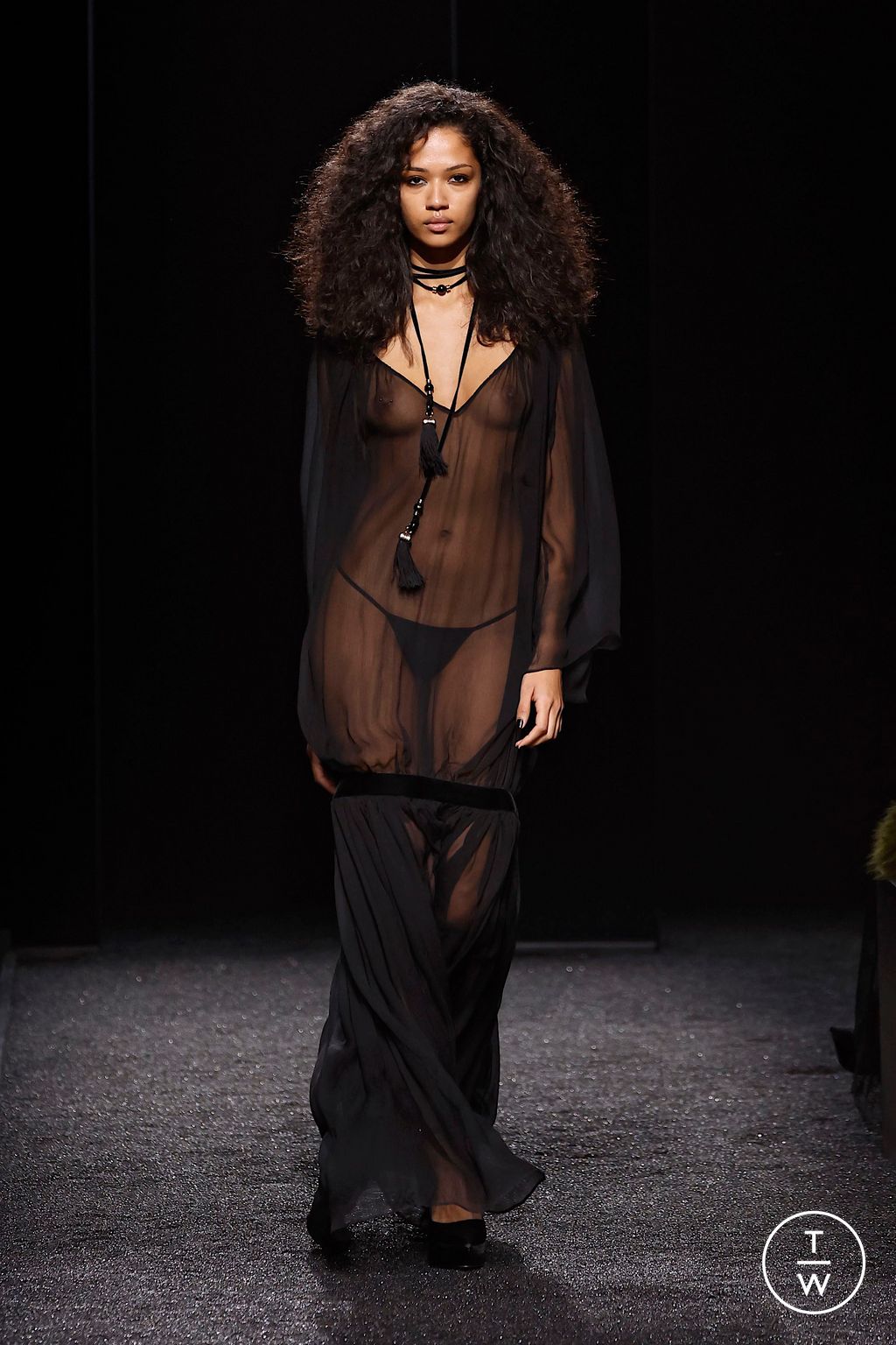 Fashion Week Paris Fall/Winter 2025 look 35 from the Nina Ricci collection womenswear