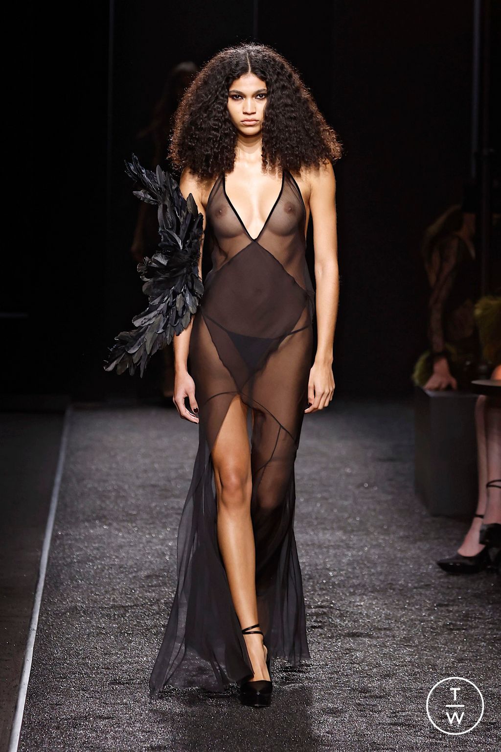 Fashion Week Paris Fall/Winter 2025 look 37 from the Nina Ricci collection womenswear