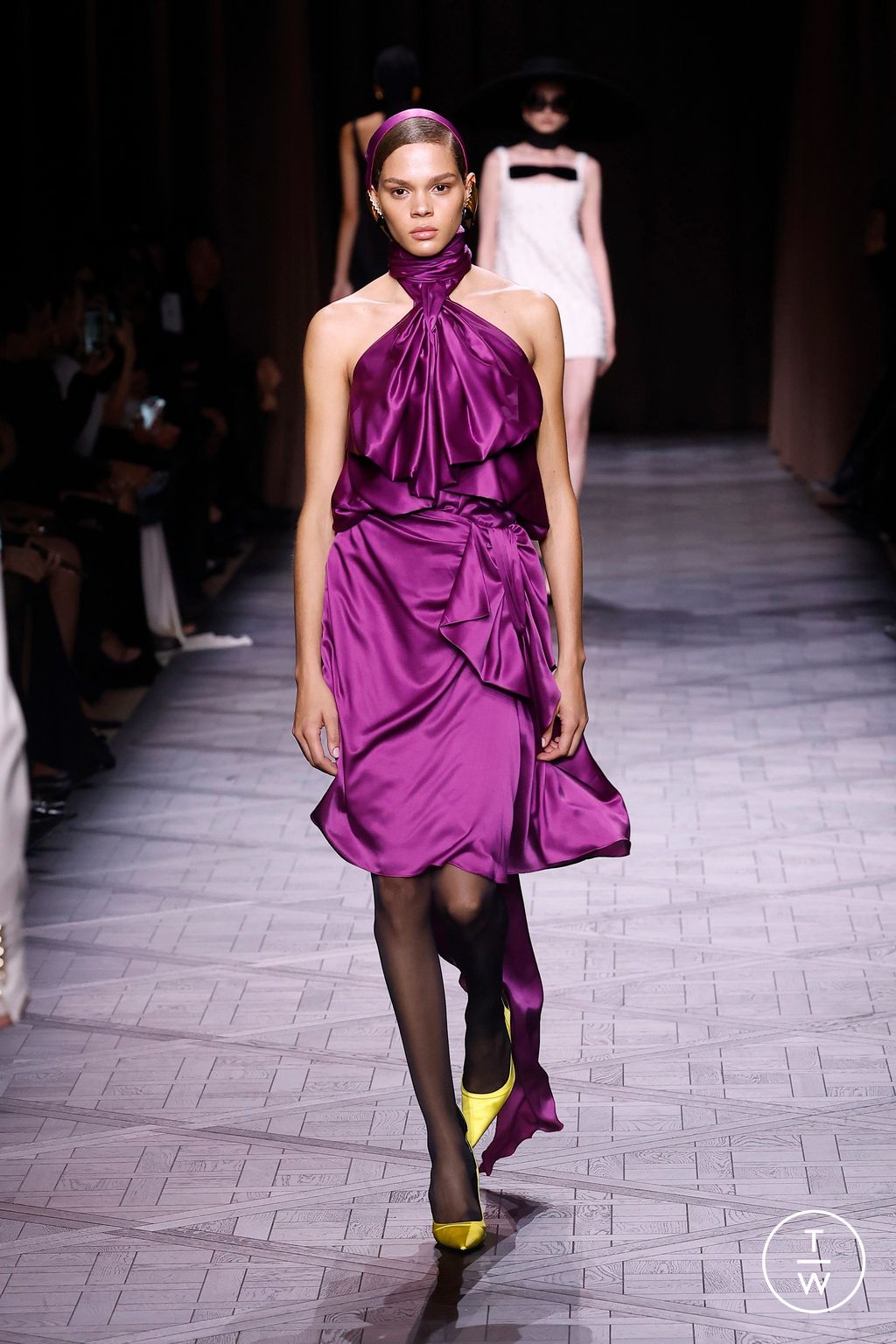 Fashion Week Paris Spring-Summer 2025 look 9 from the Nina Ricci collection 女装