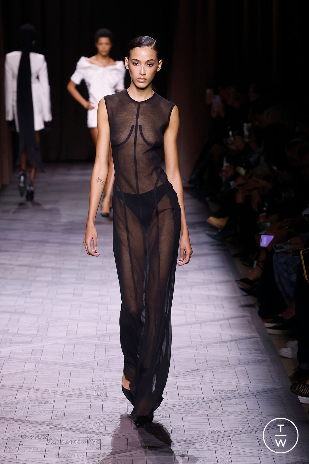 Fashion Week Paris Spring/Summer 2025 look 20 from the Nina Ricci collection womenswear